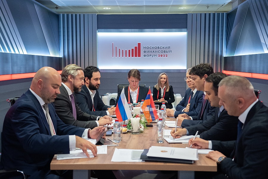 На полях Московского финансового форума – 2022 прошли встречи с зарубежными партнерами
