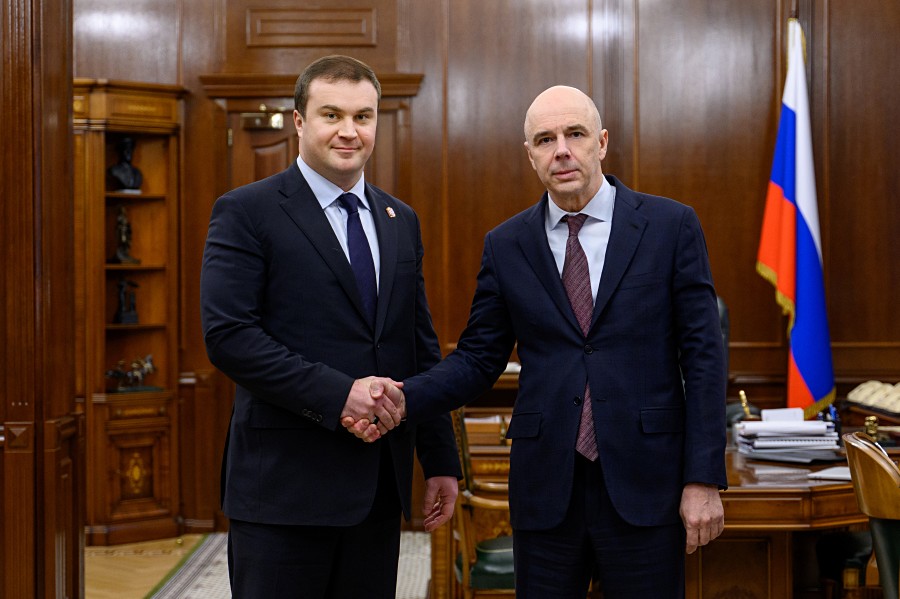 Министр финансов Антон Силуанов провел рабочую встречу с губернатором Омской области Виталием Хоценко