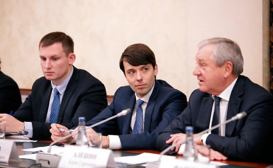 Директор Департамента бюджетной политики и стратегического планирования Владимир Цибанов принял участие в нулевом чтении проекта федерального бюджета на 2020-2022 гг. на площадке Общественной палаты